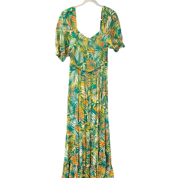Betsy Johnson woman’s maxi dress green background & floral design . Size L - Picture 3 of 6